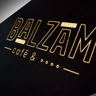 Frézované 3D logo Balzám Café